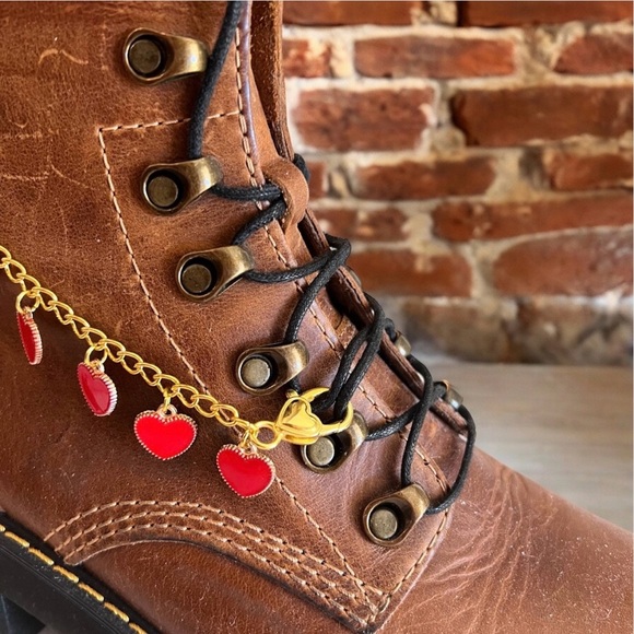 Gold toned and red enamel Heart Charm chain for your boot. 7.5” - Picture 10 of 16